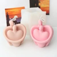 قالب شمع على شكل عانقني